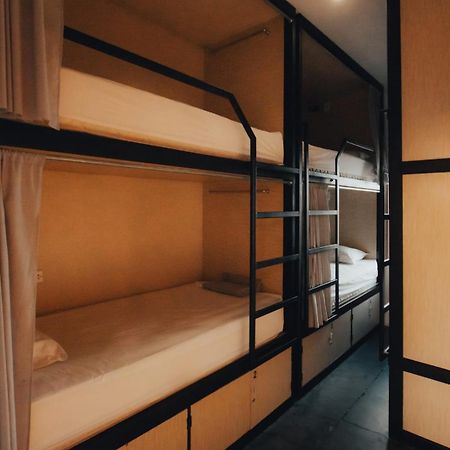 Penak Hostel Malioboro Yogyakarta Buitenkant foto